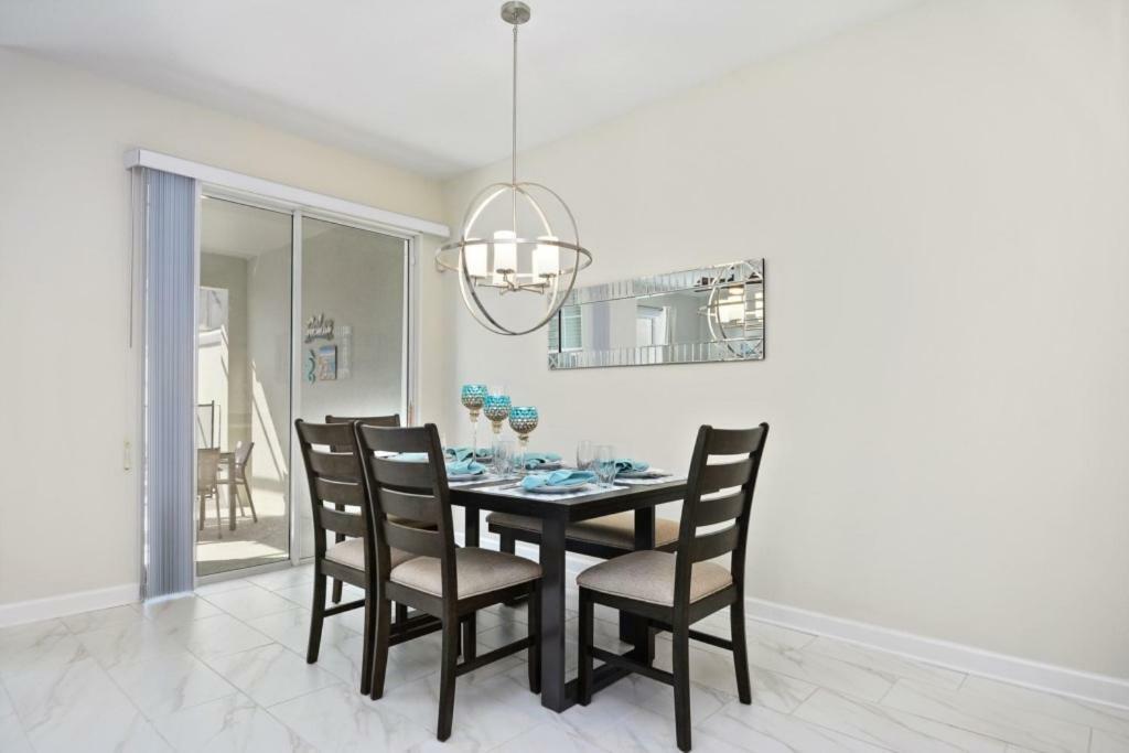 Super Nice Townhome Near Disney With Private Pool คิสซิมมี ภายนอก รูปภาพ